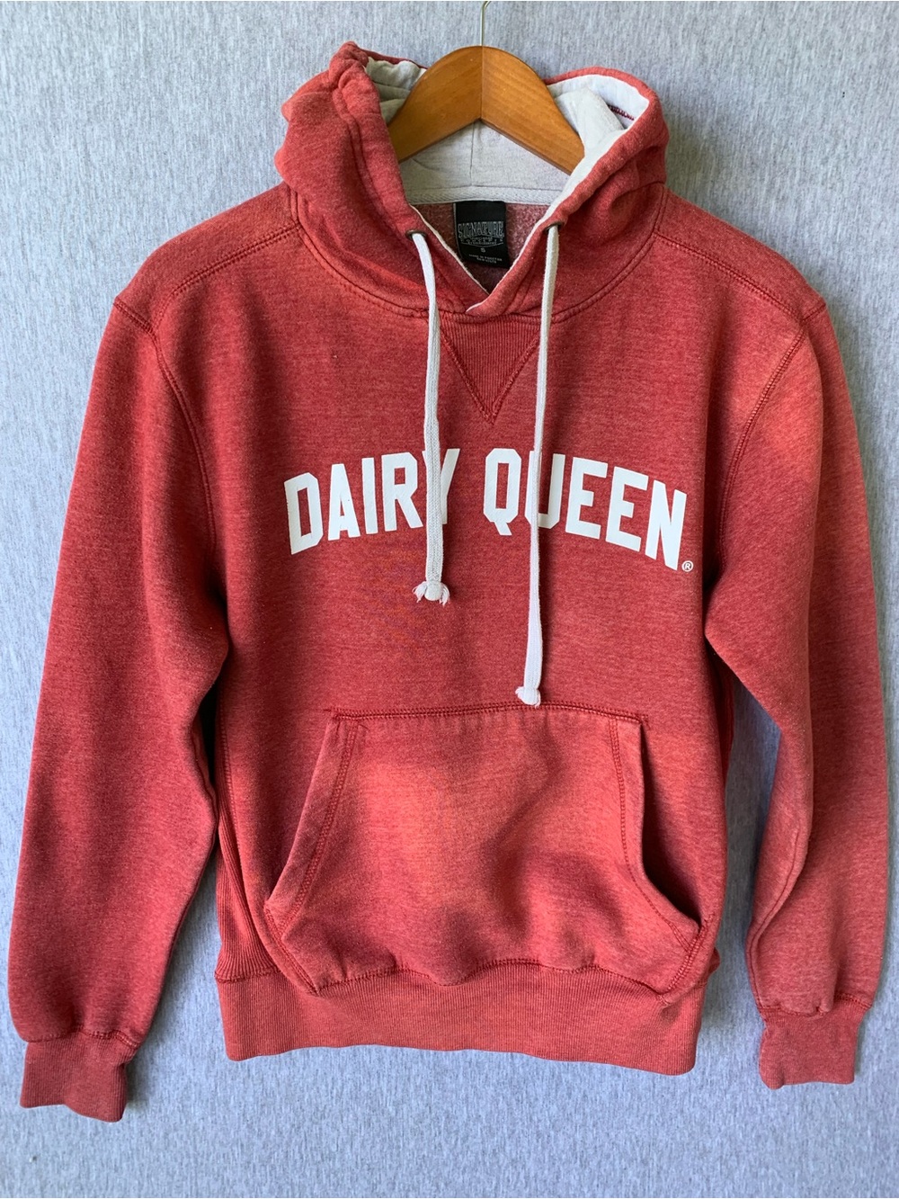 Red Dairy Queen Pullover Hoodie Sweatshirt Sweater